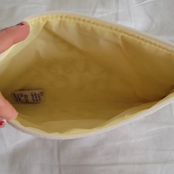 "So Kiss Me" make up bag clutch, NWT💗🎉🎊 - Picture 6 of 8